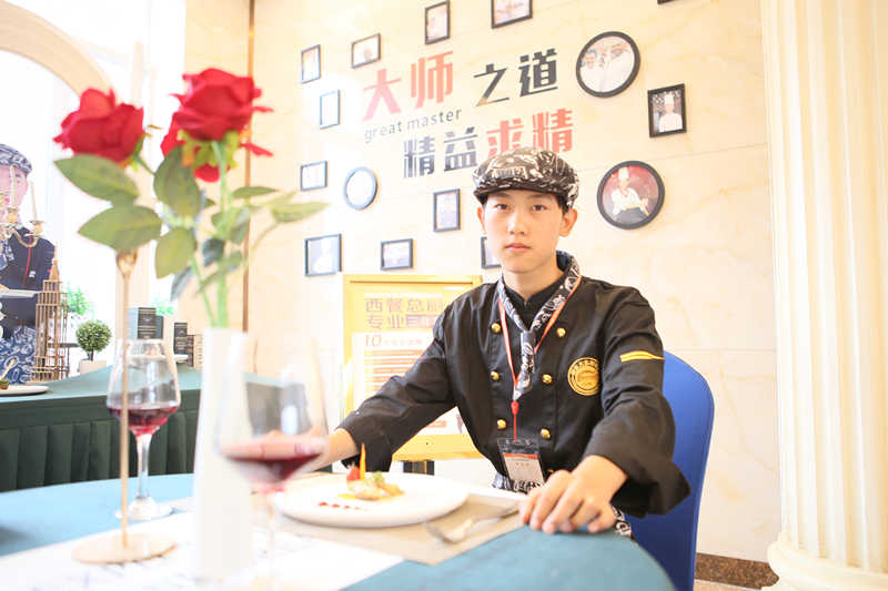 “在航空公司和学习西餐之间我选择了后者”——吴敬